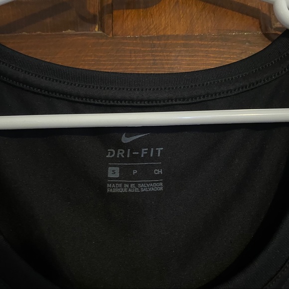 Nike Dri Fit Tshirt - Picture 3 of 5